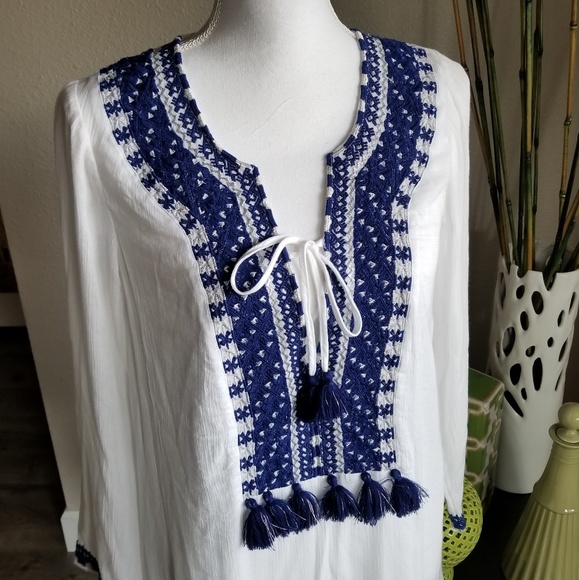 Vineyard Vines swim coverup - Picture 2 of 7